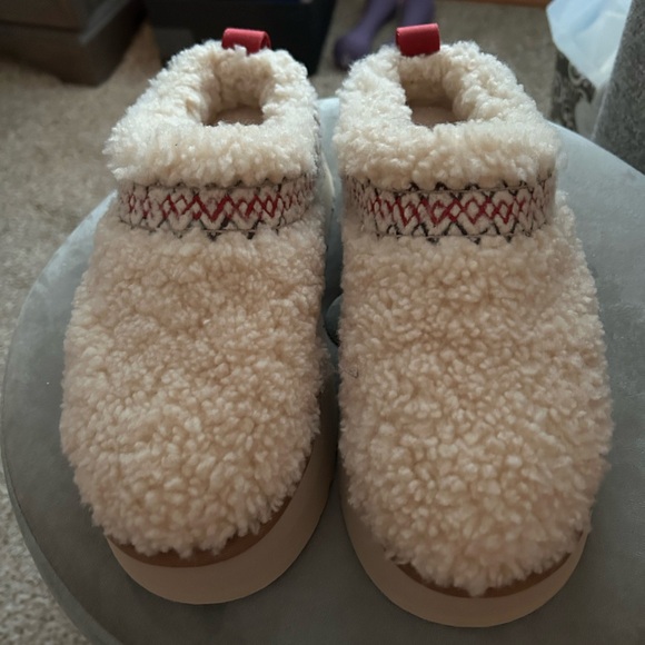 UGG Shoes - UGG Tazz Slippers